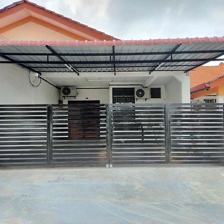 D'Port Dicksonmuslimonly Homestay Εξωτερικό φωτογραφία